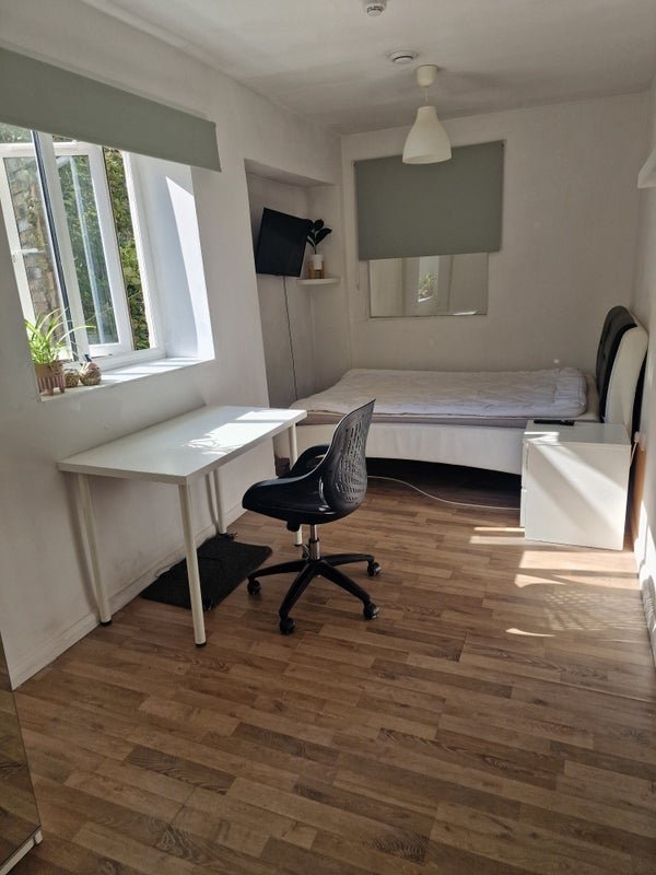 Room Hanbury Street in Greater London