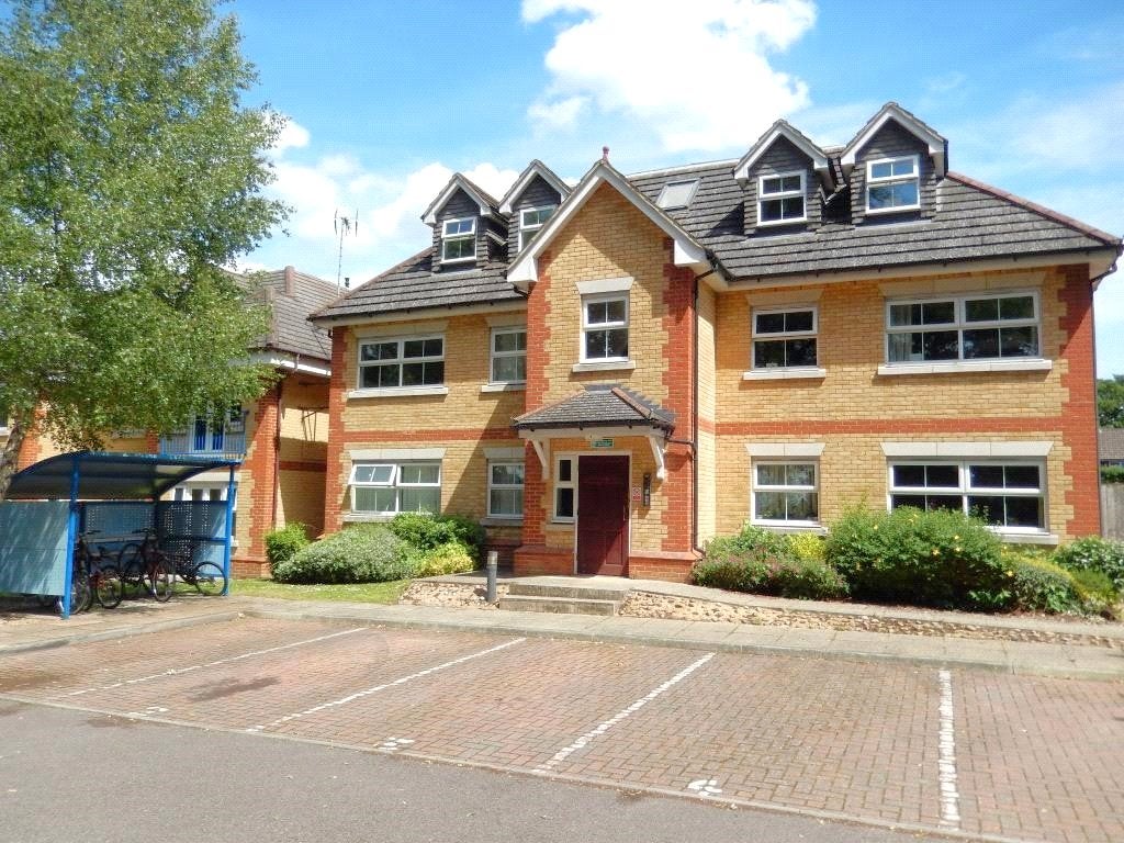 Flat Farnborough Road in Rushmoor