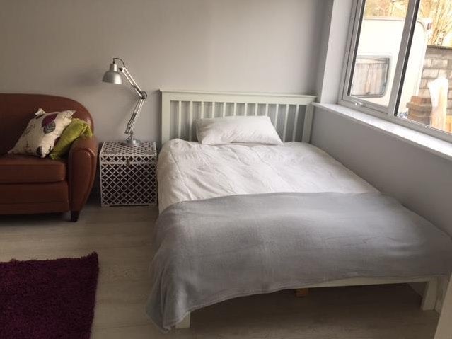 Flat Malmesbury Close in Bristol