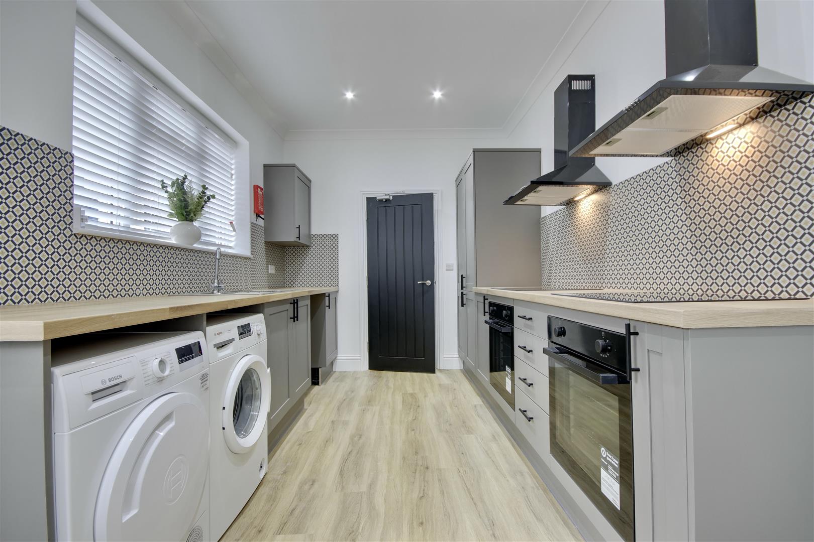 Room Avenue Road in Gosport
