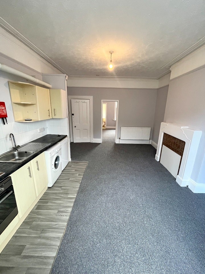 Flat Lipson Vale in Plymouth