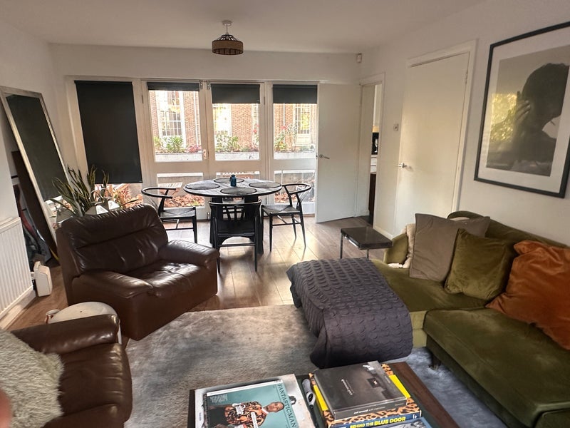 Room Upper Street in Greater London
