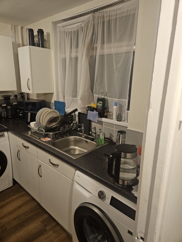 Room Ashman Close in Bristol