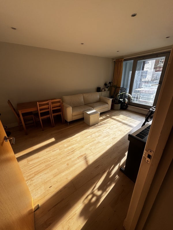 Room Borough High Street in Greater London