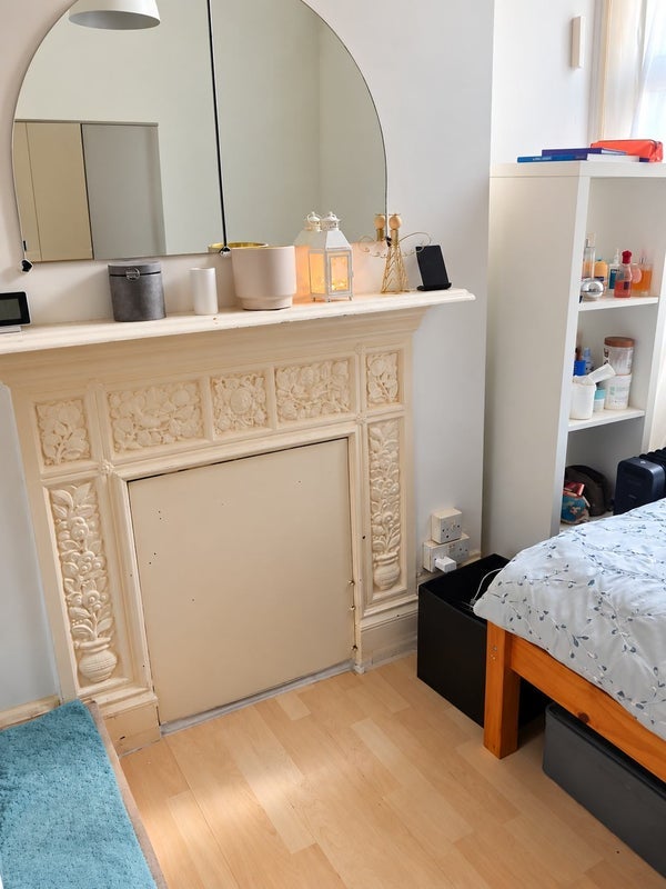 Room Willesden Lane in Greater London