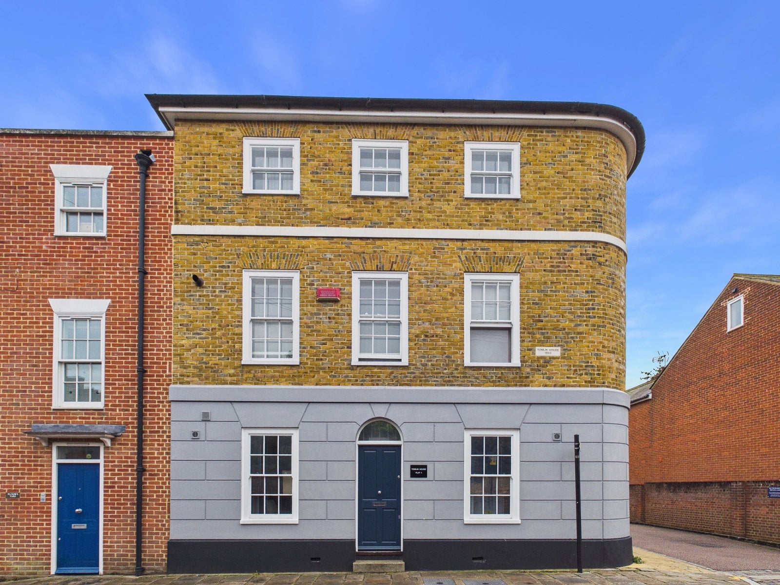 Flat Orchard Street in Canterbury