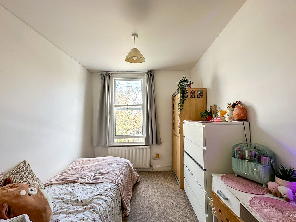 Room Newmarket Road (shared-use path) in Cambridge