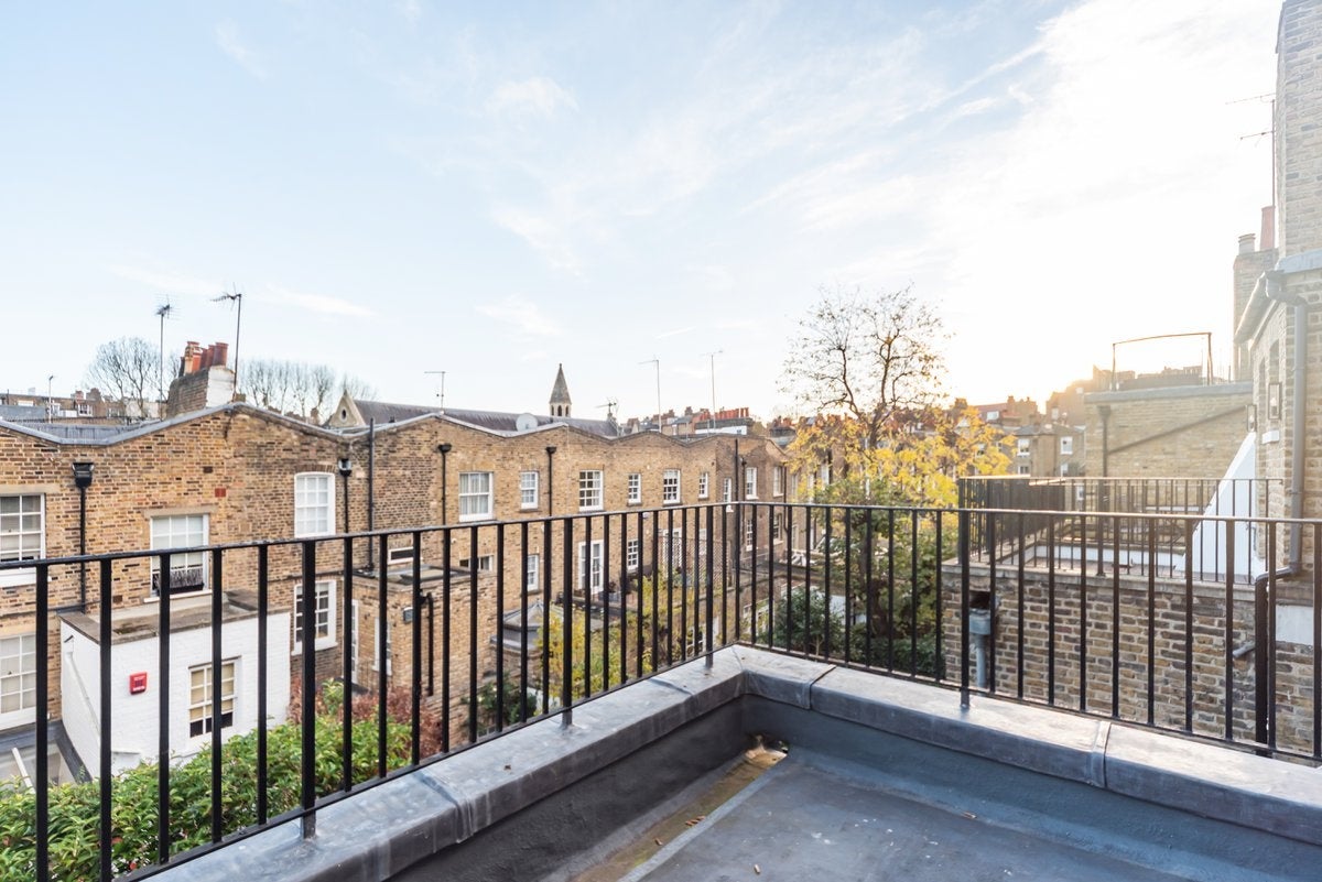 Flat Redburn Street in Greater London