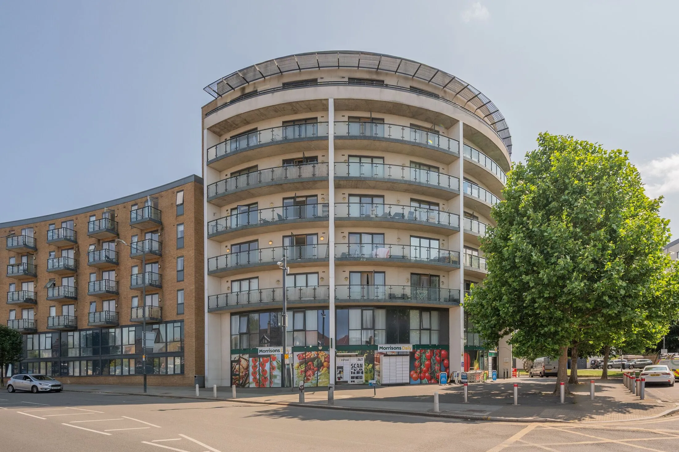Flat Durnsford Road in Greater London