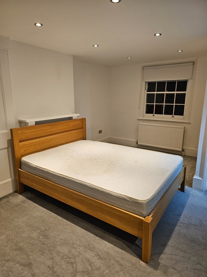 Flat Parkhurst Road in Greater London