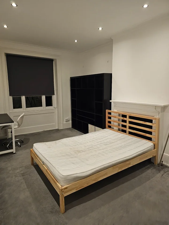 Flat Parkhurst Road in Greater London