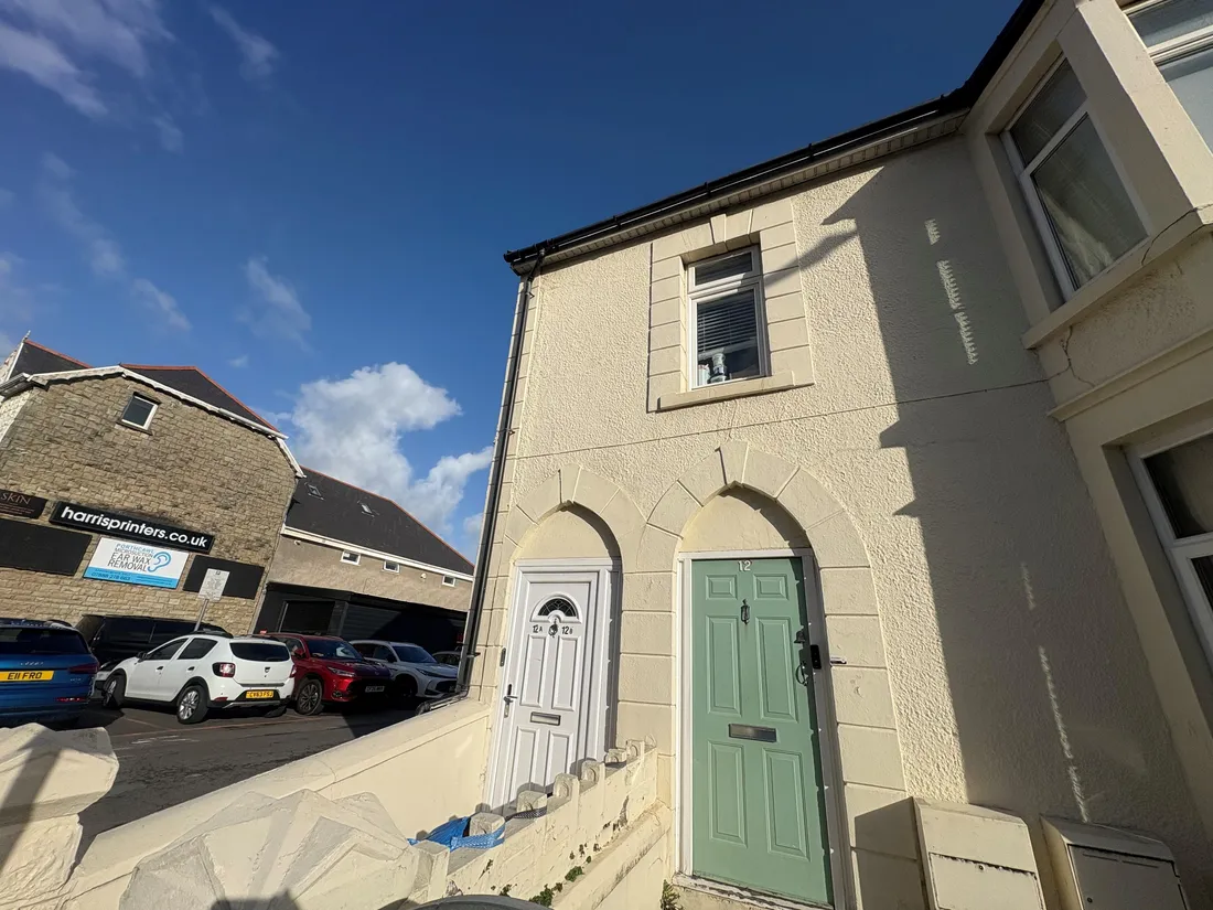 Flat Mary Street in Porthcawl