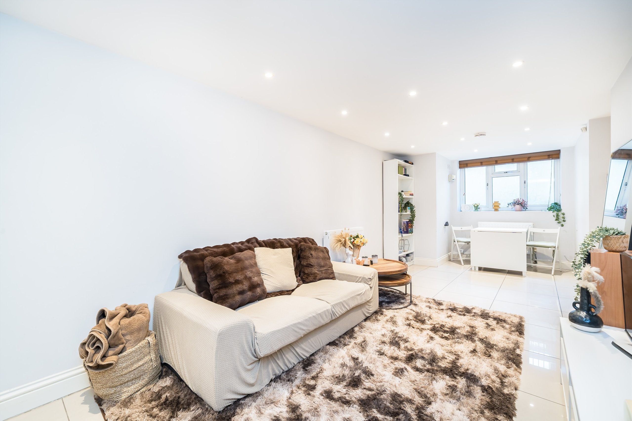 Flat Cavendish Road in Greater London