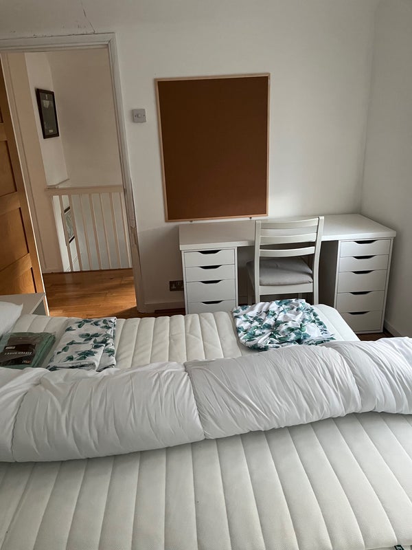 Room Woodhouse Road in Greater London