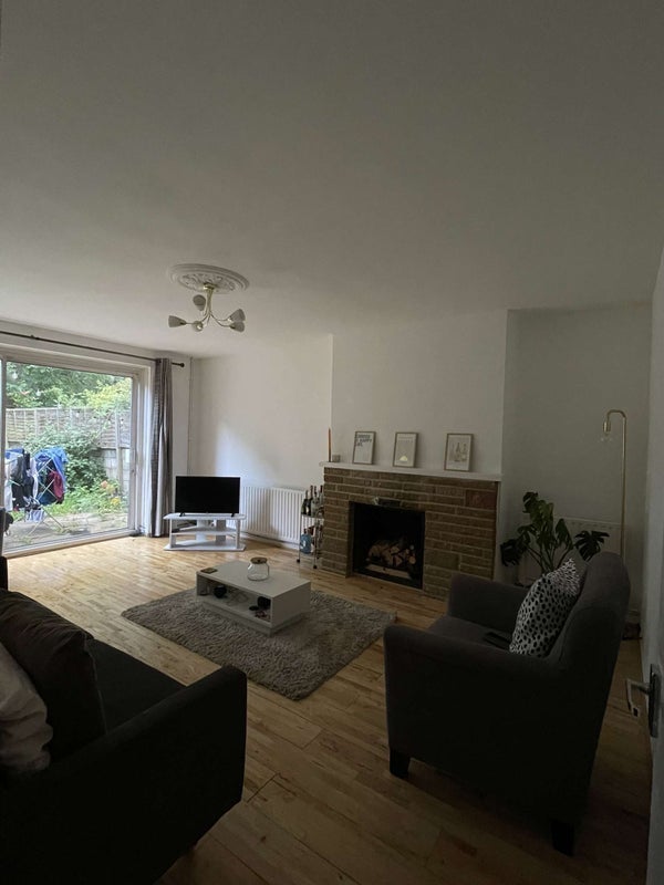 Room Clarence Crescent in Greater London