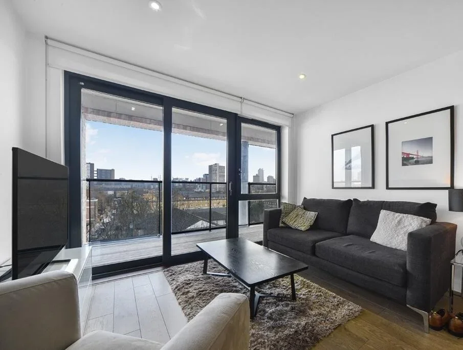 Flat Upper North Street in Greater London