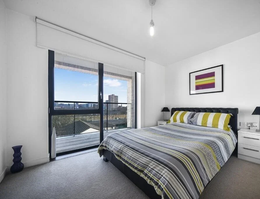 Flat Upper North Street in Greater London
