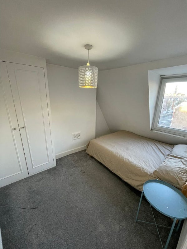 Room Fulham Palace Road in Greater London
