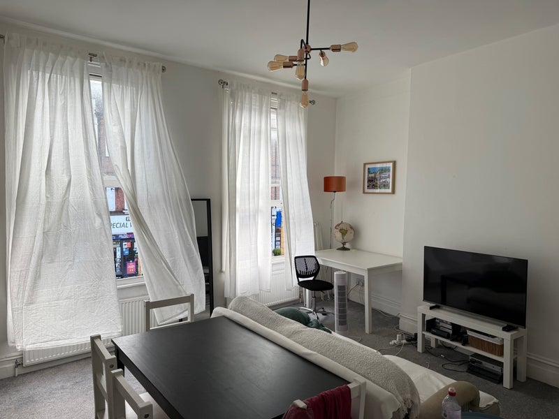 Room Fulham Palace Road in Greater London