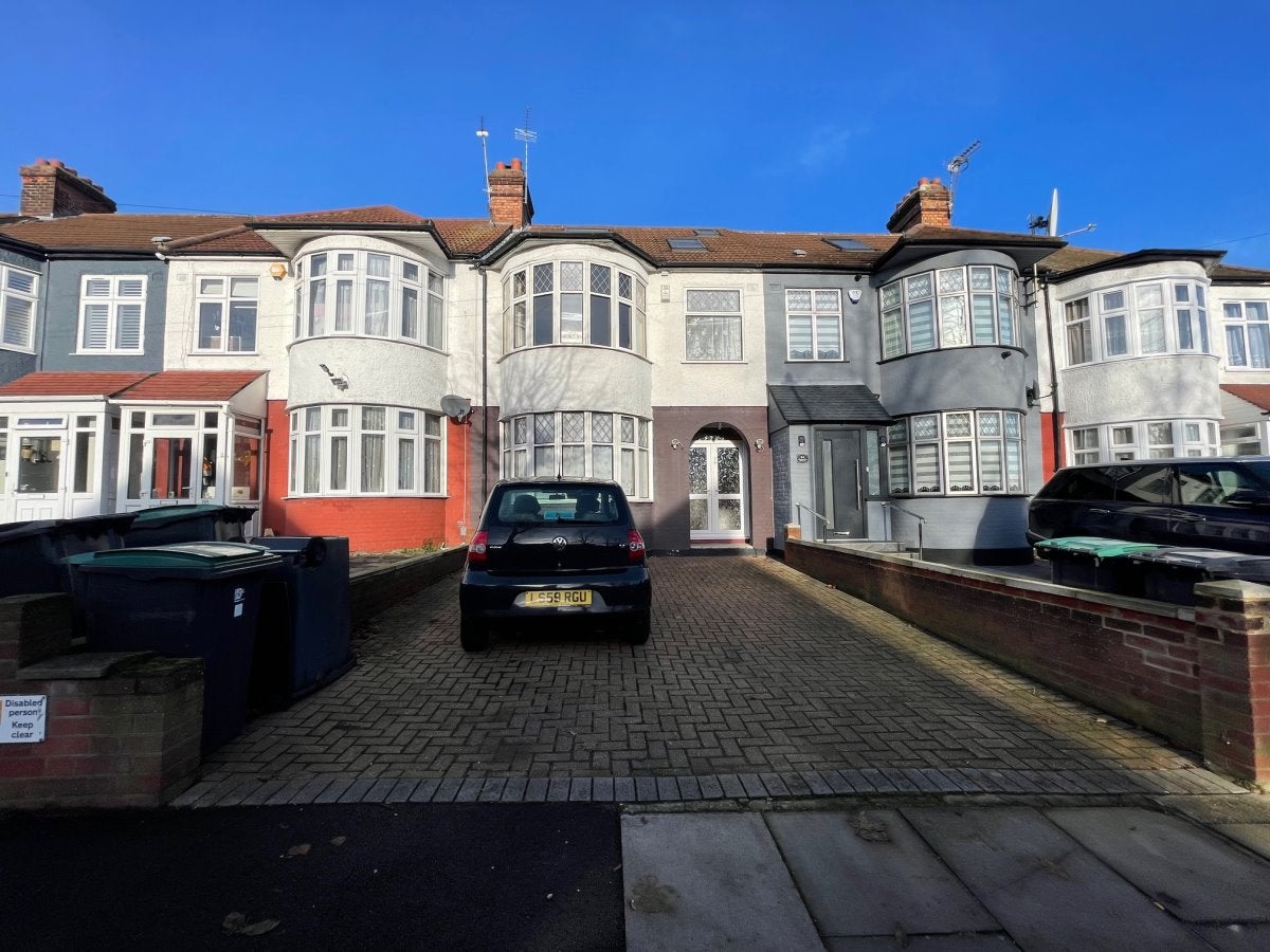 House Devonshire Hill Lane in Greater London
