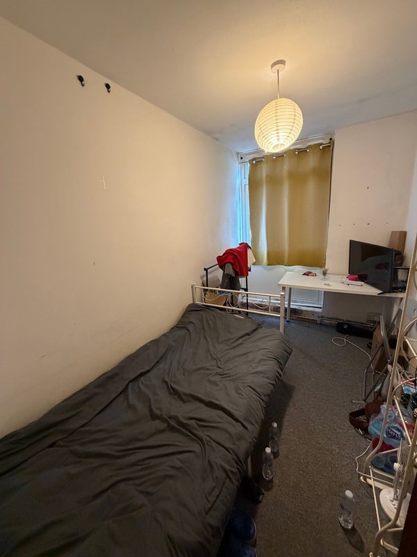 Room Mile End Road in Greater London