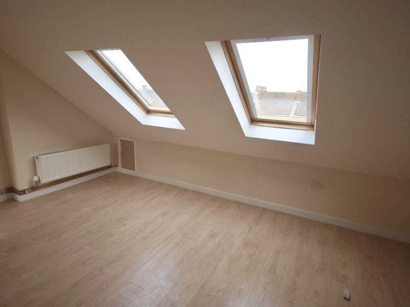Flat Fishponds Road in Bristol