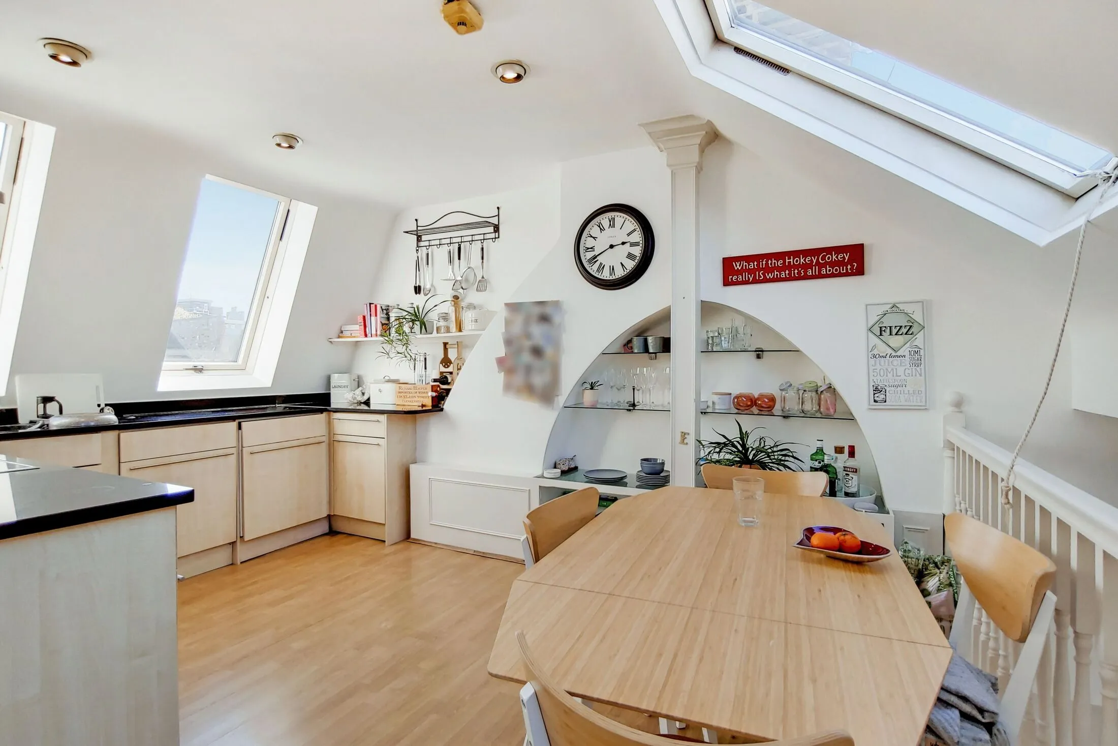 Flat Burnthwaite Road in Greater London