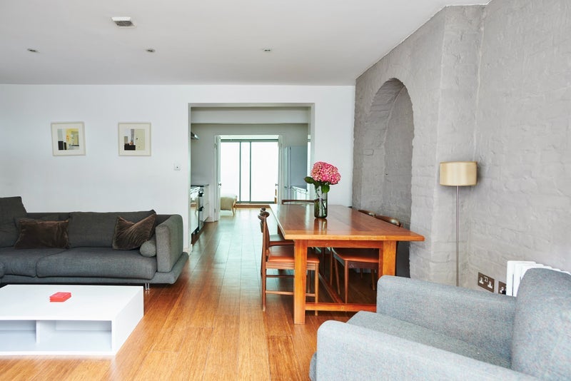 Flat Cumberland Gardens in Greater London