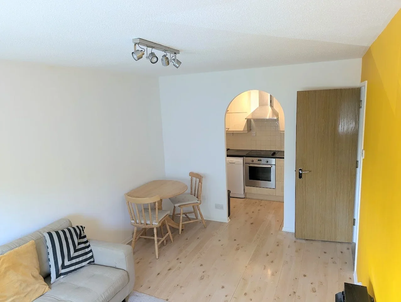 Flat South Ealing Road in Greater London