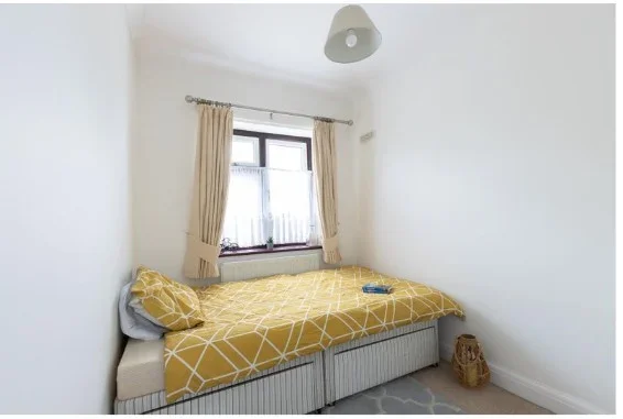 Room Monmouth Road in Greater London