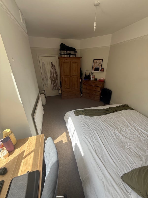 Room Cato Road in Greater London