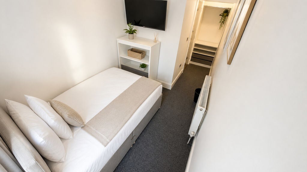 Room Burns Street in Mansfield Woodhouse