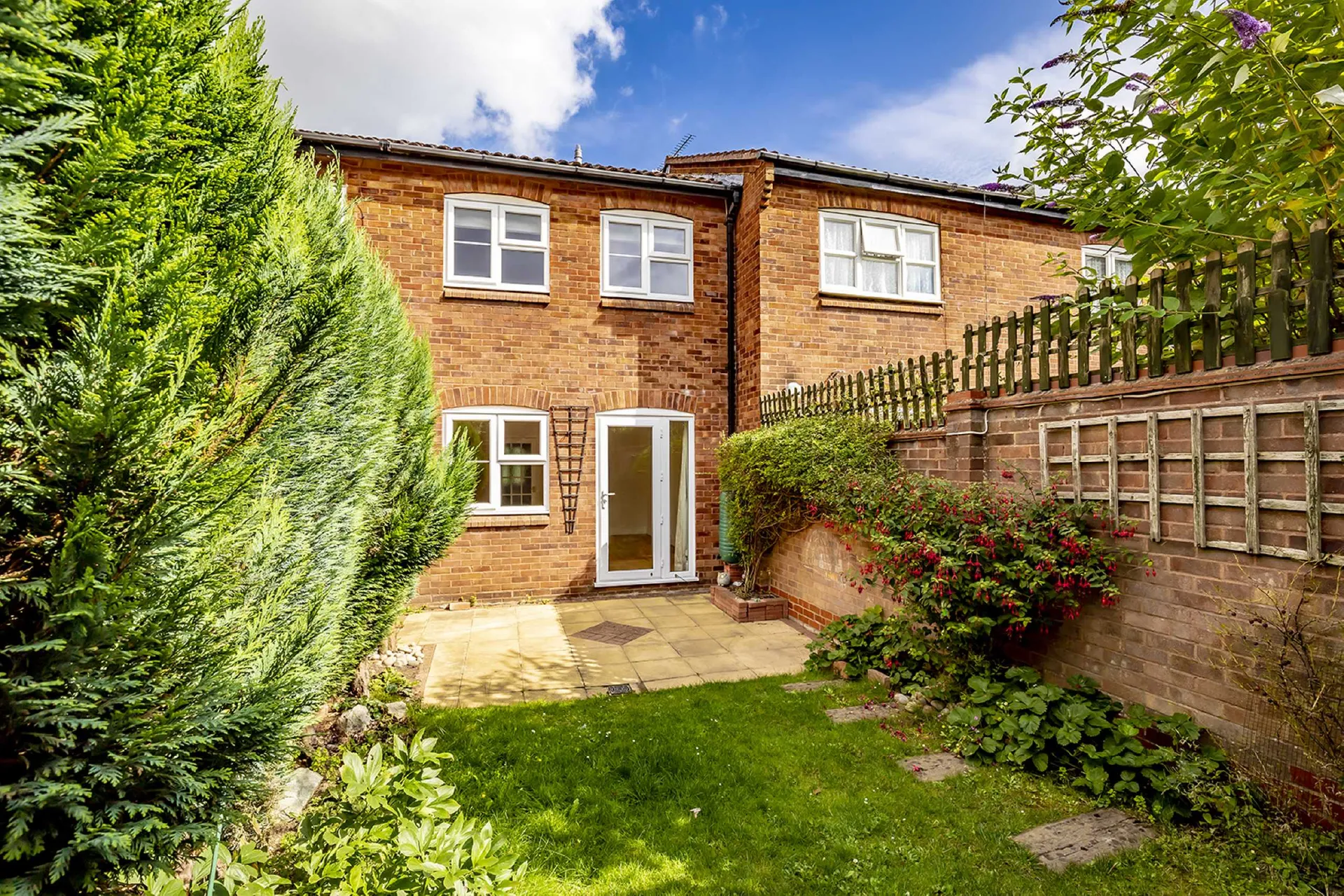 Flat Runcie Close in Sandridge