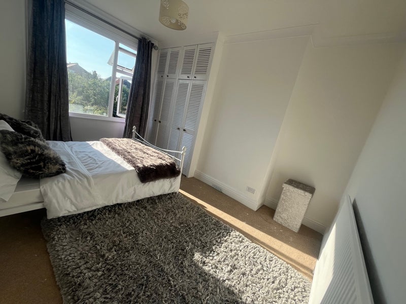Room Gamlen Road in Greater London