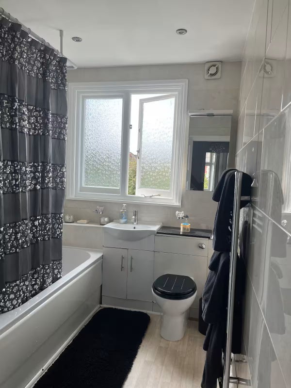 Room Gamlen Road in Greater London