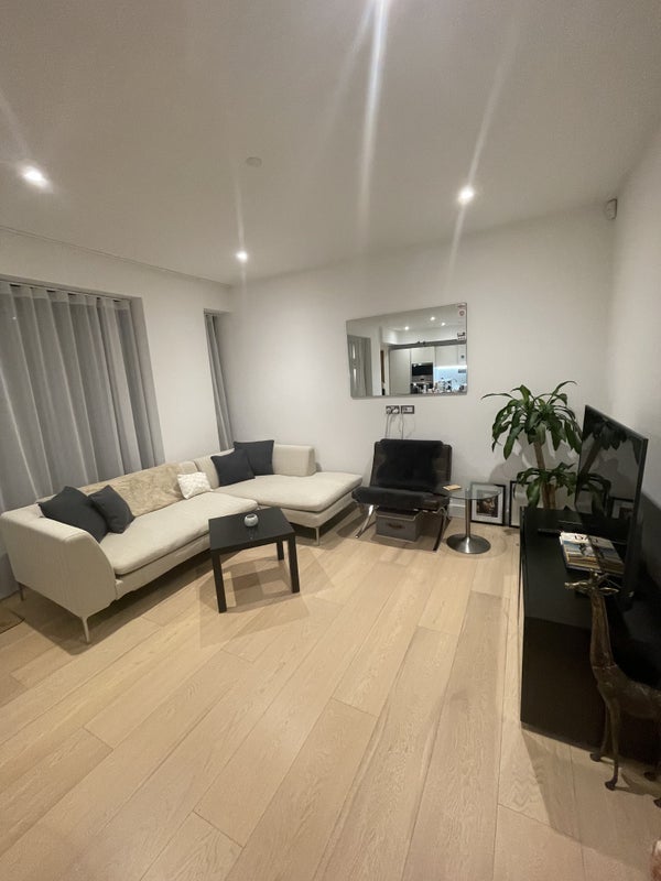 Room Westcote Road in Greater London