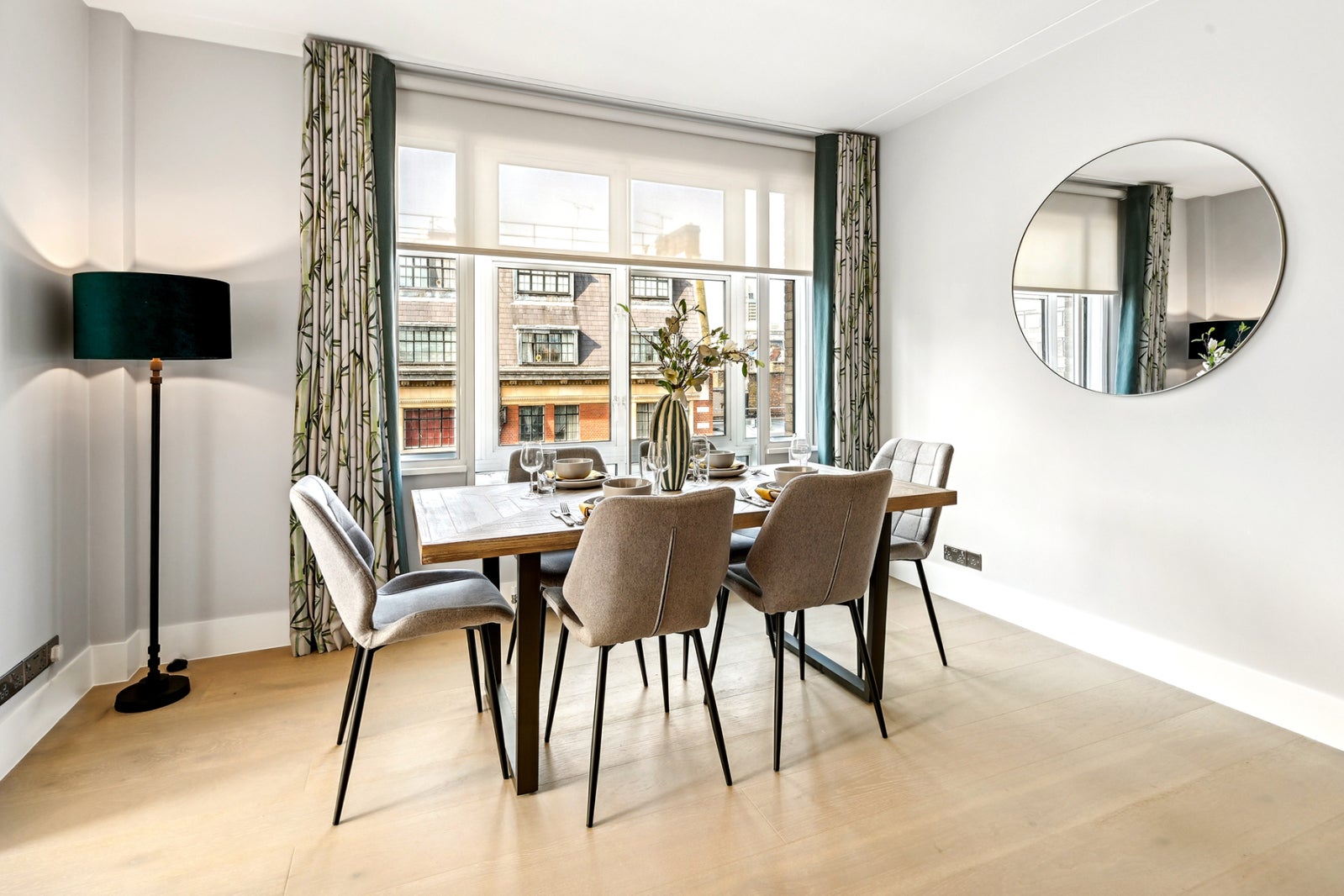 Flat Sloane Street in Greater London