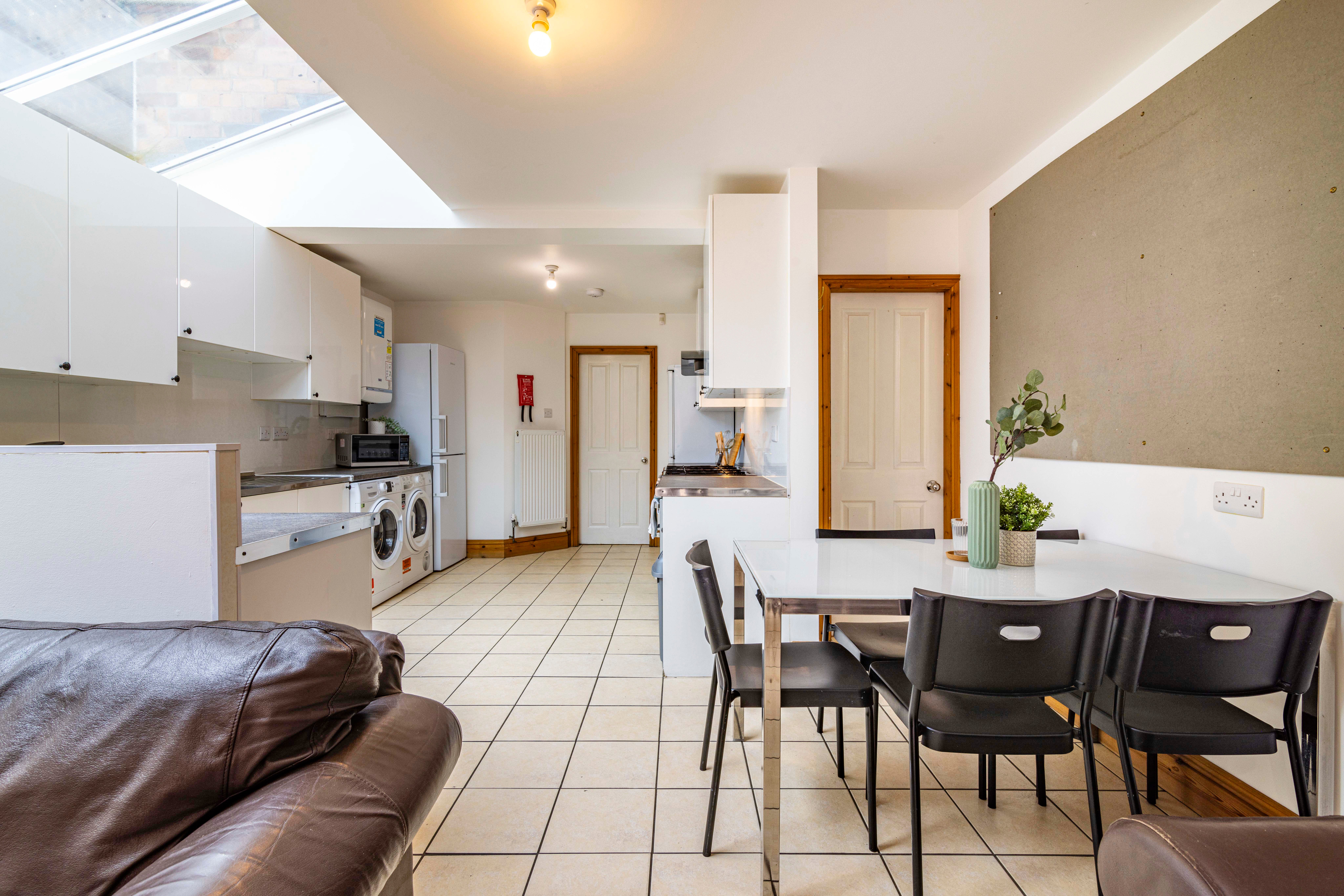 Flat Cottesmore Road in Nottingham