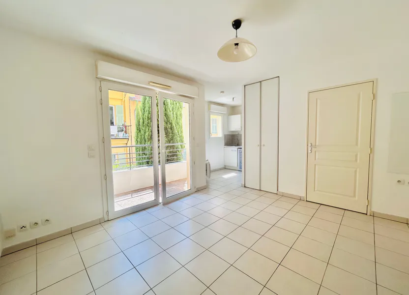 Flat Rue Thaon de Revel in Nice