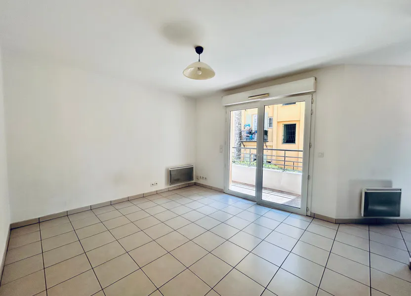 Flat Rue Thaon de Revel in Nice
