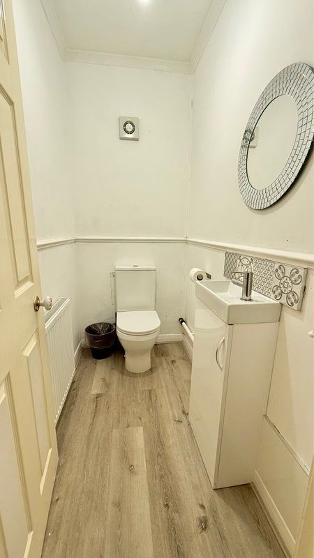 Room Vernon Avenue in Nottingham