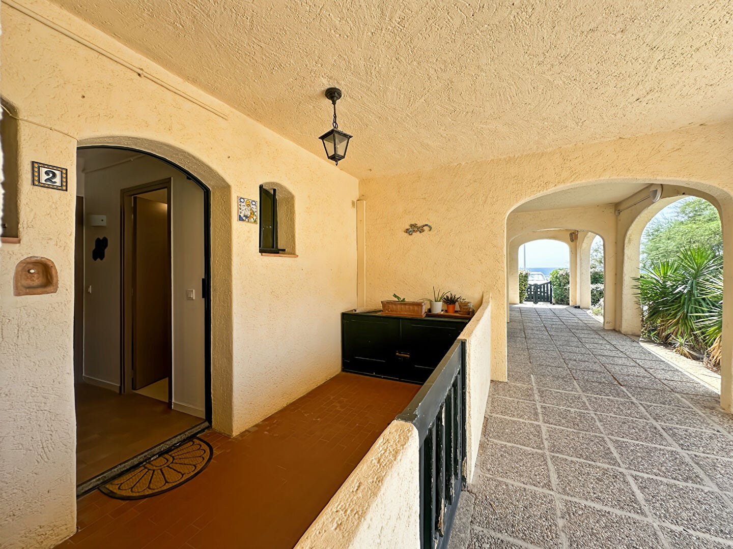 Flat Avenue de la Cote Bleue in Sausset-les-Pins