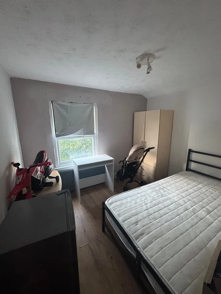 Room Cornwall Gardens in Greater London