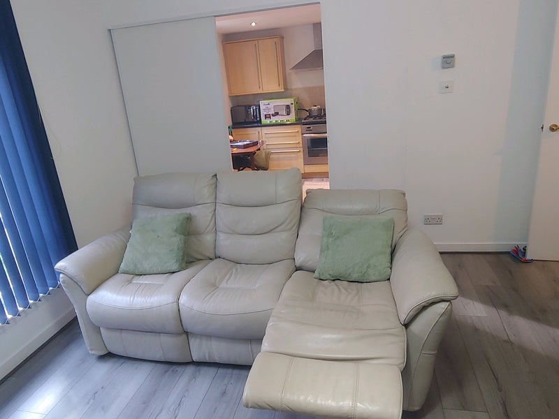 Flat Greenlaw Court in Glasgow