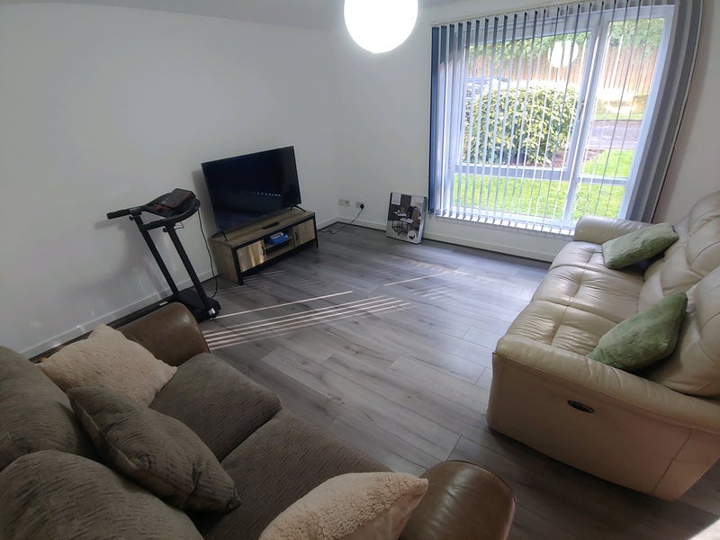 Flat Greenlaw Court in Glasgow