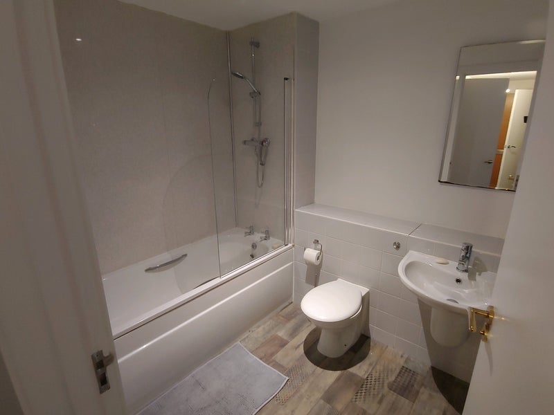 Flat Greenlaw Court in Glasgow