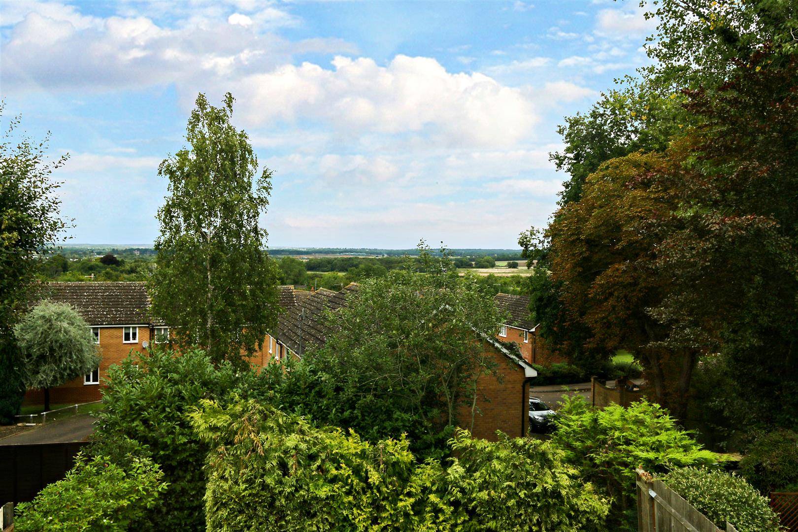 House Halliday Close in Hertsmere