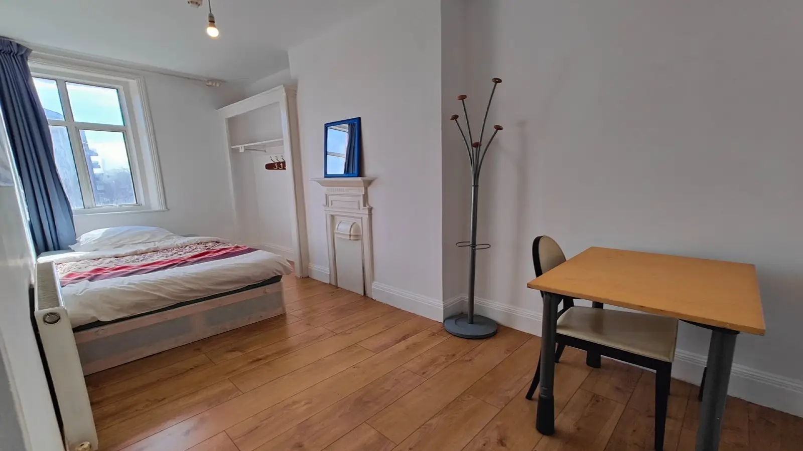 Flat Hackney Road in Greater London