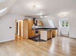 Flat Cranwells Lane in Farnham Royal