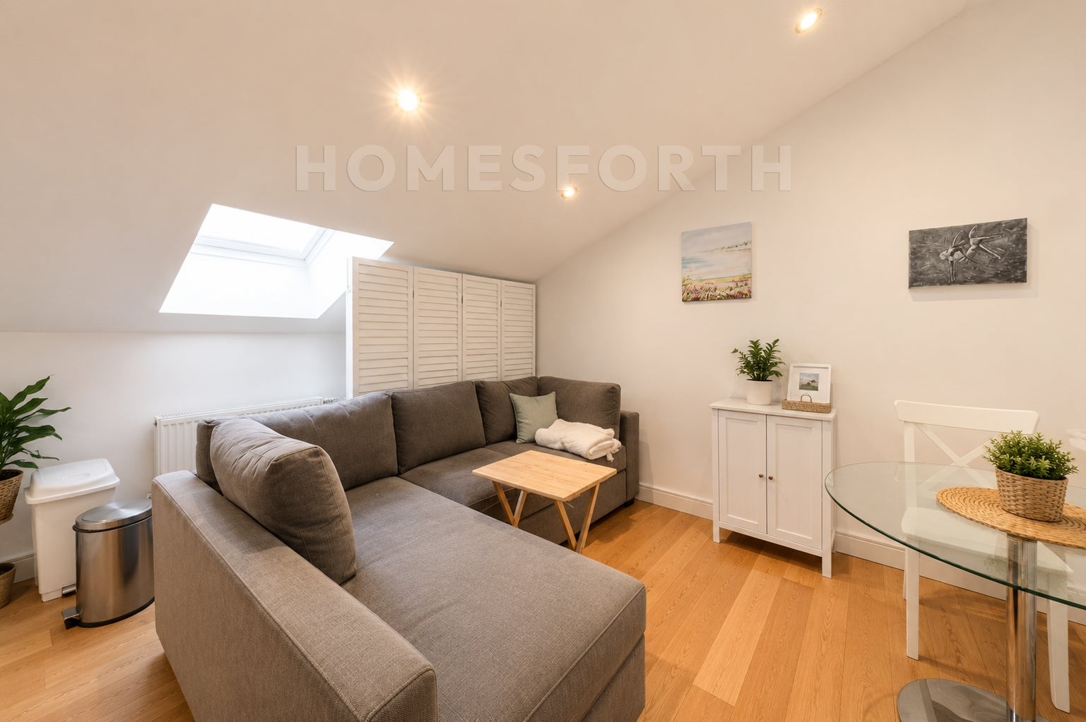 Flat Sarsfield Road in Greater London